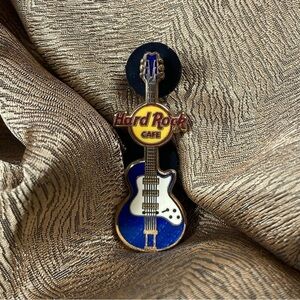 HARD ROCK CAFE' Guitar Souvenir Miniature Pin Travel Memorabilia Collectible​